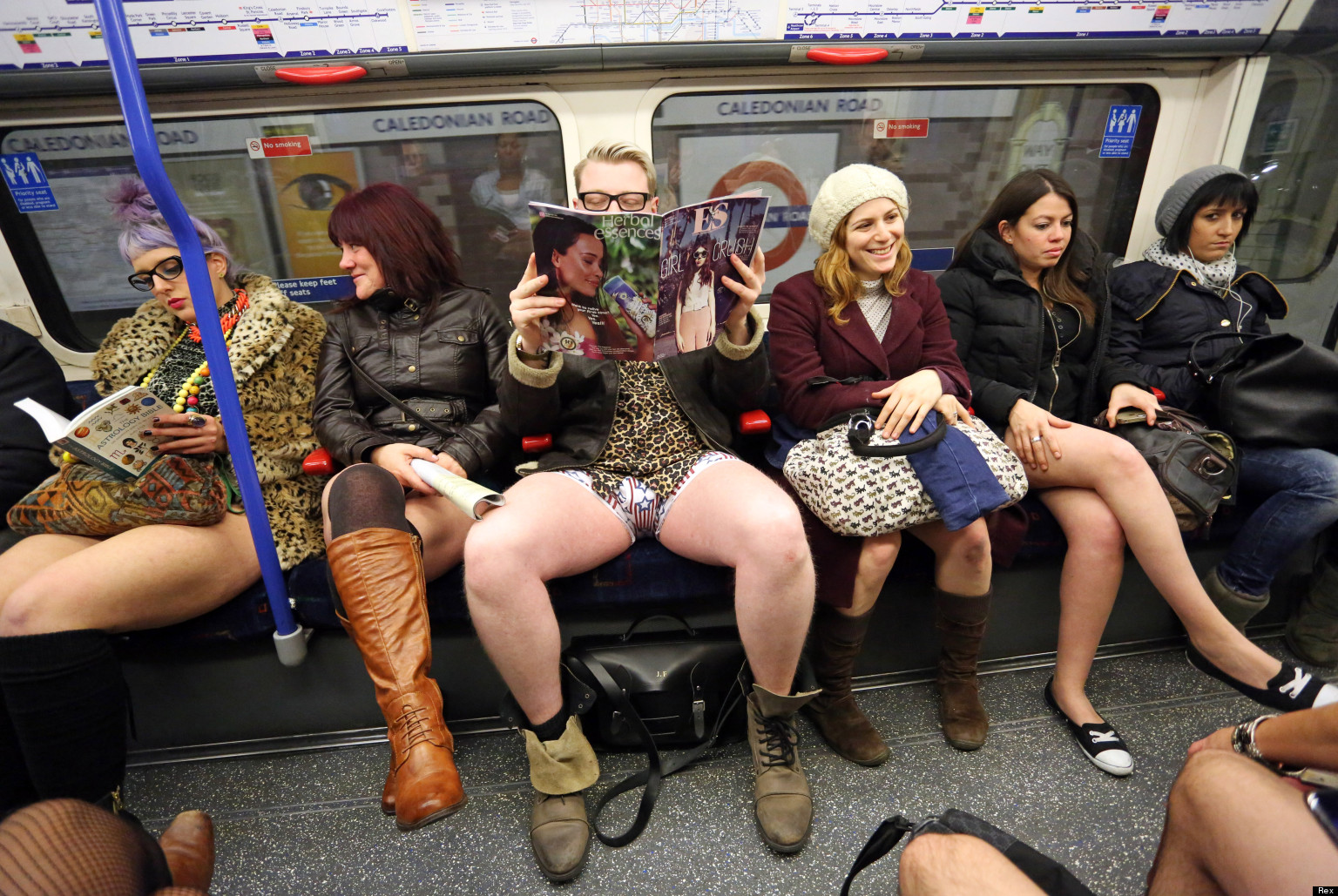 Голые девки в общественном транспорте